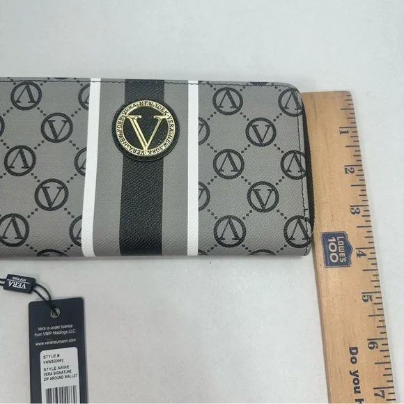 Vera New York Wallet Womens Black Signature Logo Zip Around Stripe Geometric New - Picture 10 of 10